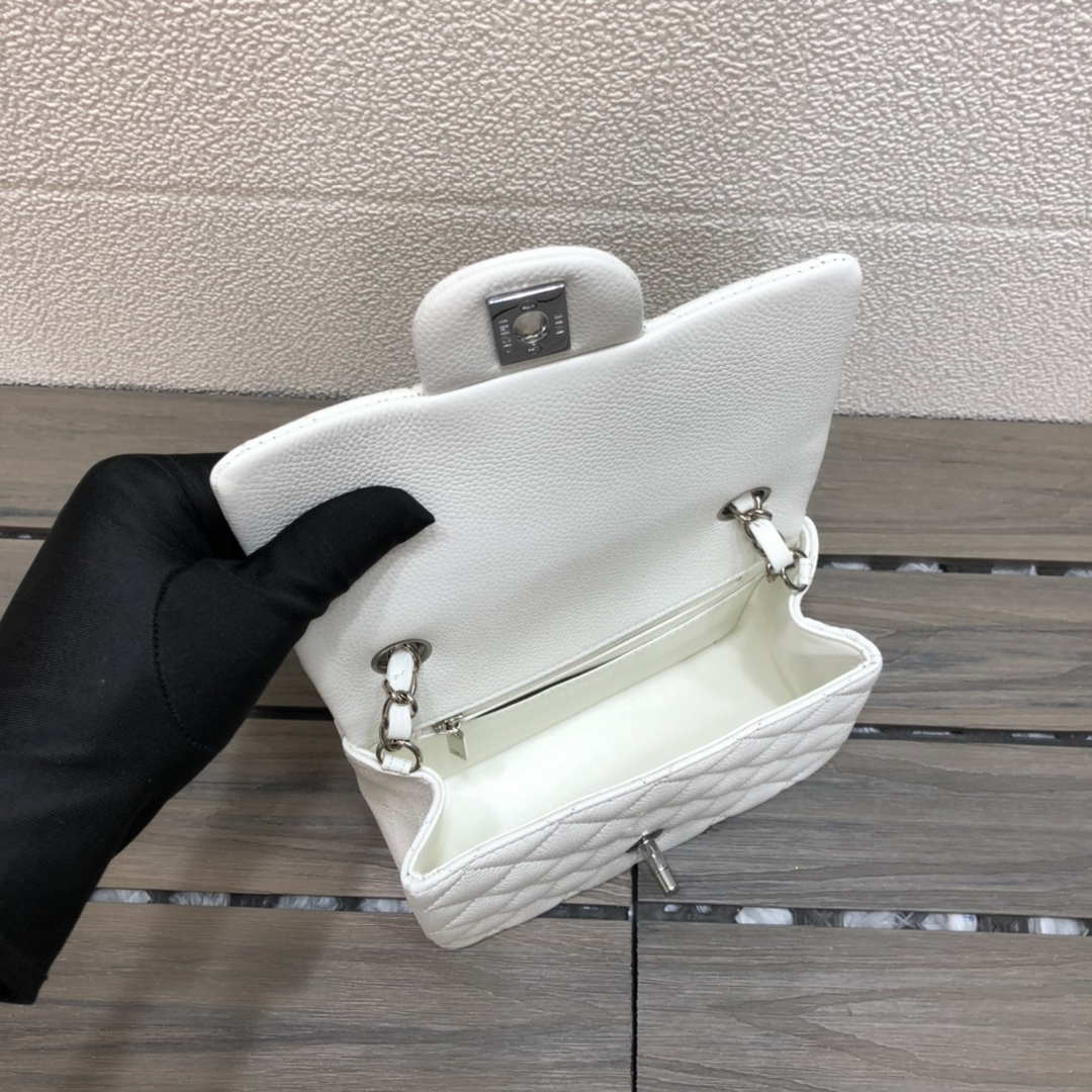 Chanel A35200 Mini Flap Bag 17cm Grained Calfskin Whiet Silver | chanel a35200 mini flap bag 17cm grained calfskin white 018
