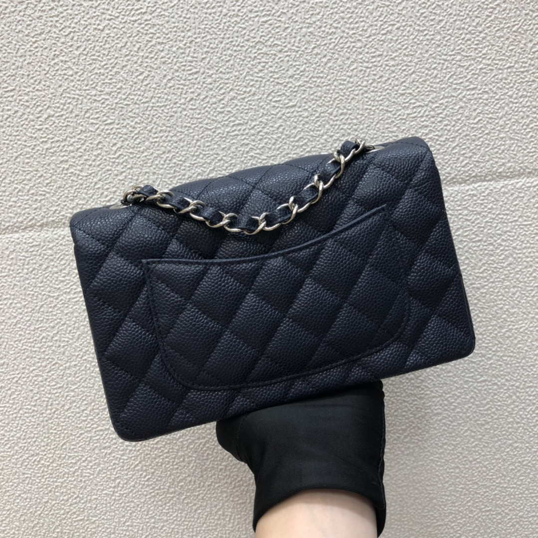Chanel A69900 Mini Flap Bag Grained Calfskin Navy Blue Silver | chanel a69900 mini flap bag grained calfskin navy blue 010