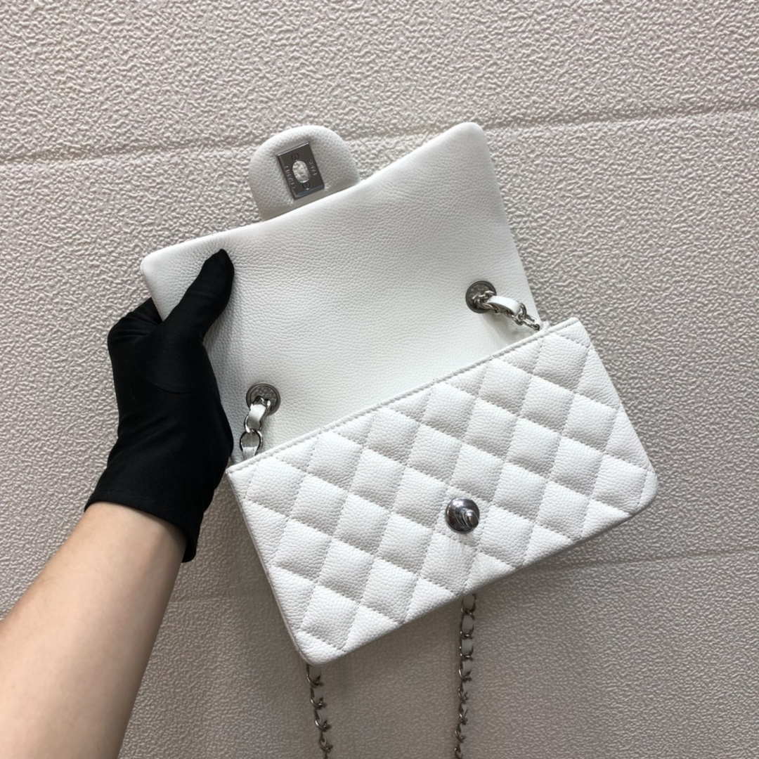 Chanel A69900 Mini Flap Bag Grained Calfskin White Silver | chanel a69900 mini flap bag grained calfskin white 016