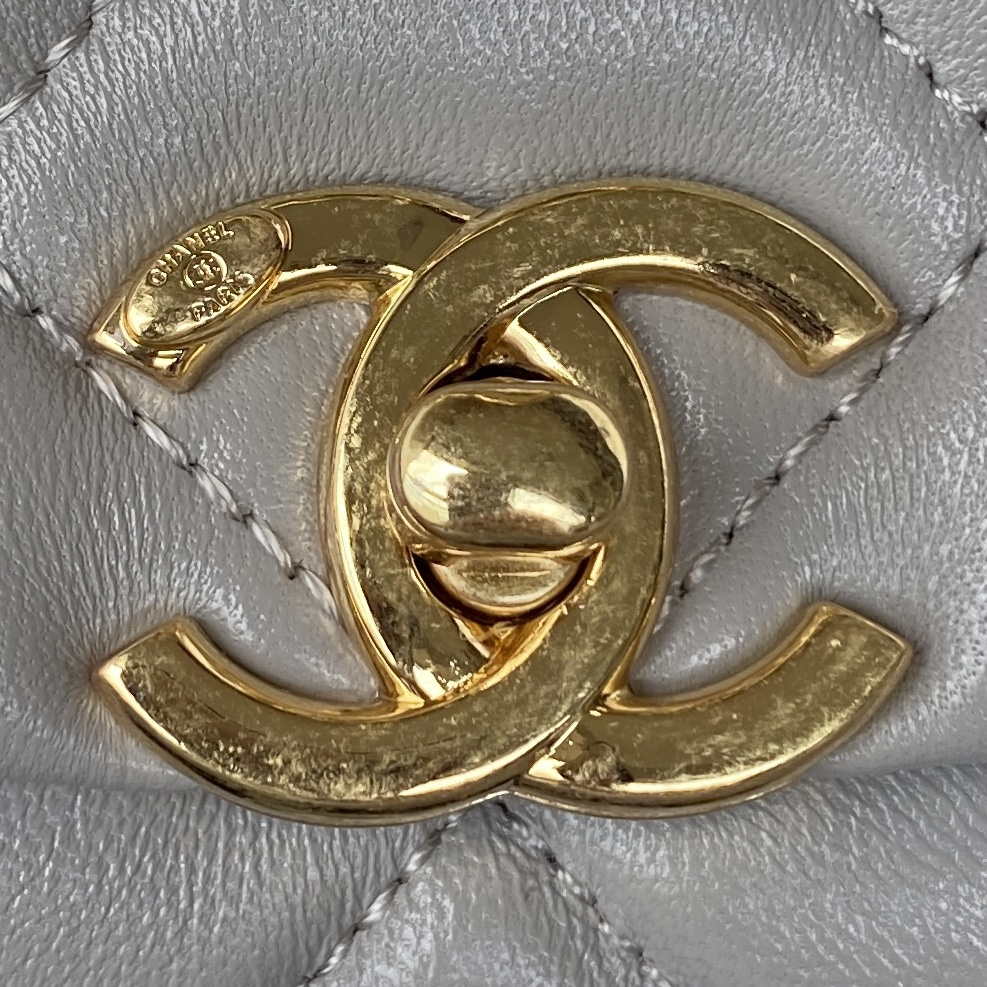Chanel AS3365 Mini Flap Bag 17cm Lambskin Gray | chanel as3365 mini flap bag 17cm lambskin gray 003