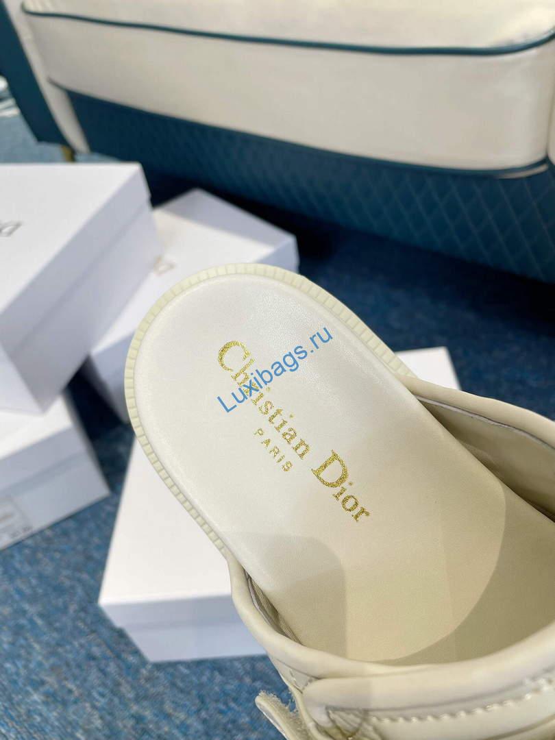 Dior Women's Shoes DIO(R) Evolution Slide Quilted Cannage KCQ716CQC White | dior womens shoes dior evolution slide quilted cannage kcq716cqc 009
