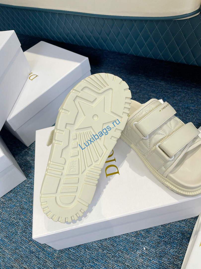Dior Women's Shoes DIO(R) Evolution Slide Quilted Cannage KCQ716CQC White | dior womens shoes dior evolution slide quilted cannage kcq716cqc 010