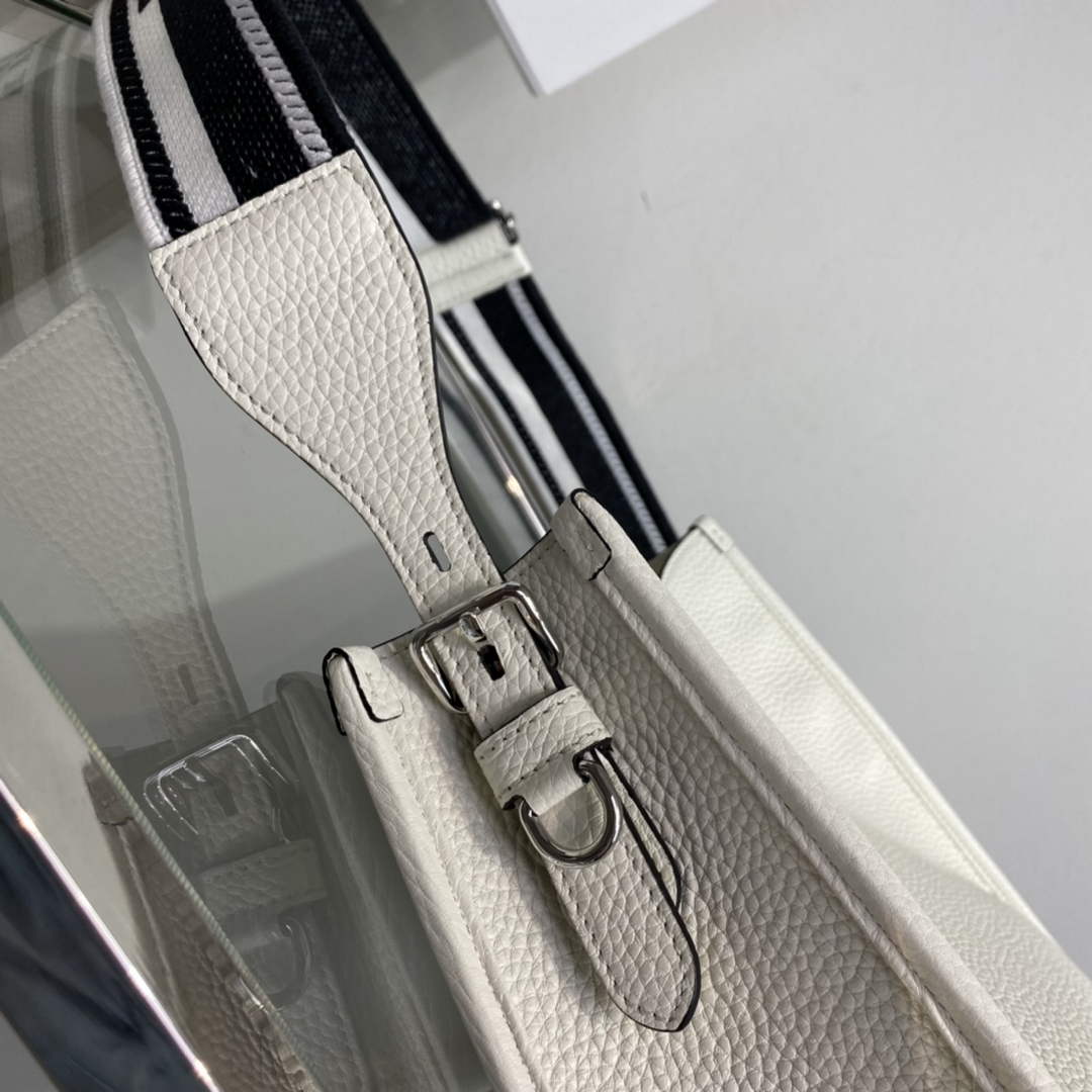 Prada Leather hobo bag 1BC073 white | prada 1bc073 leather hobo bag in white 6