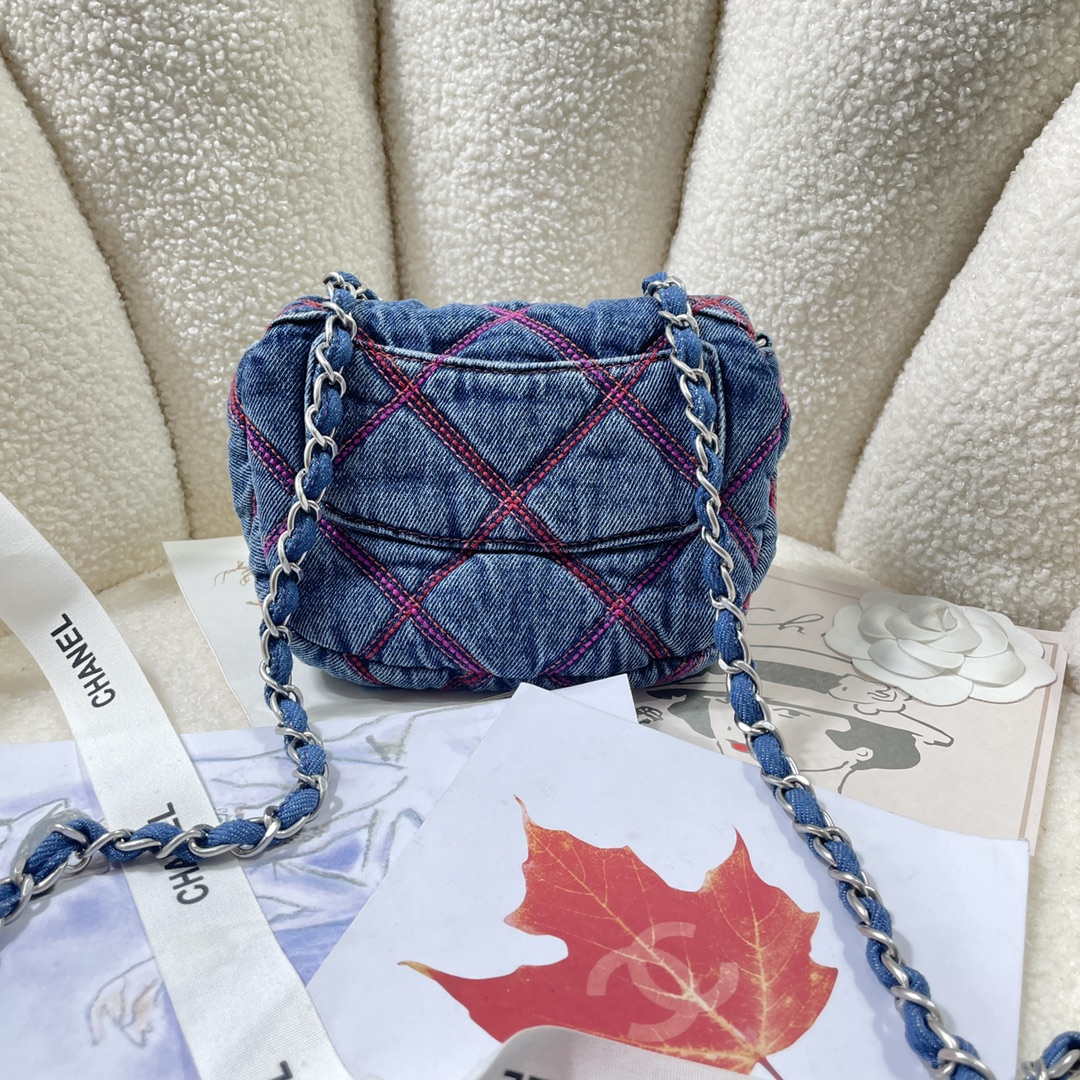 Chanel AS3187 22A Beach Denim mini saddle bag Denim blue | chanel as3187 22a beach denim mini saddle bag denim blue 003