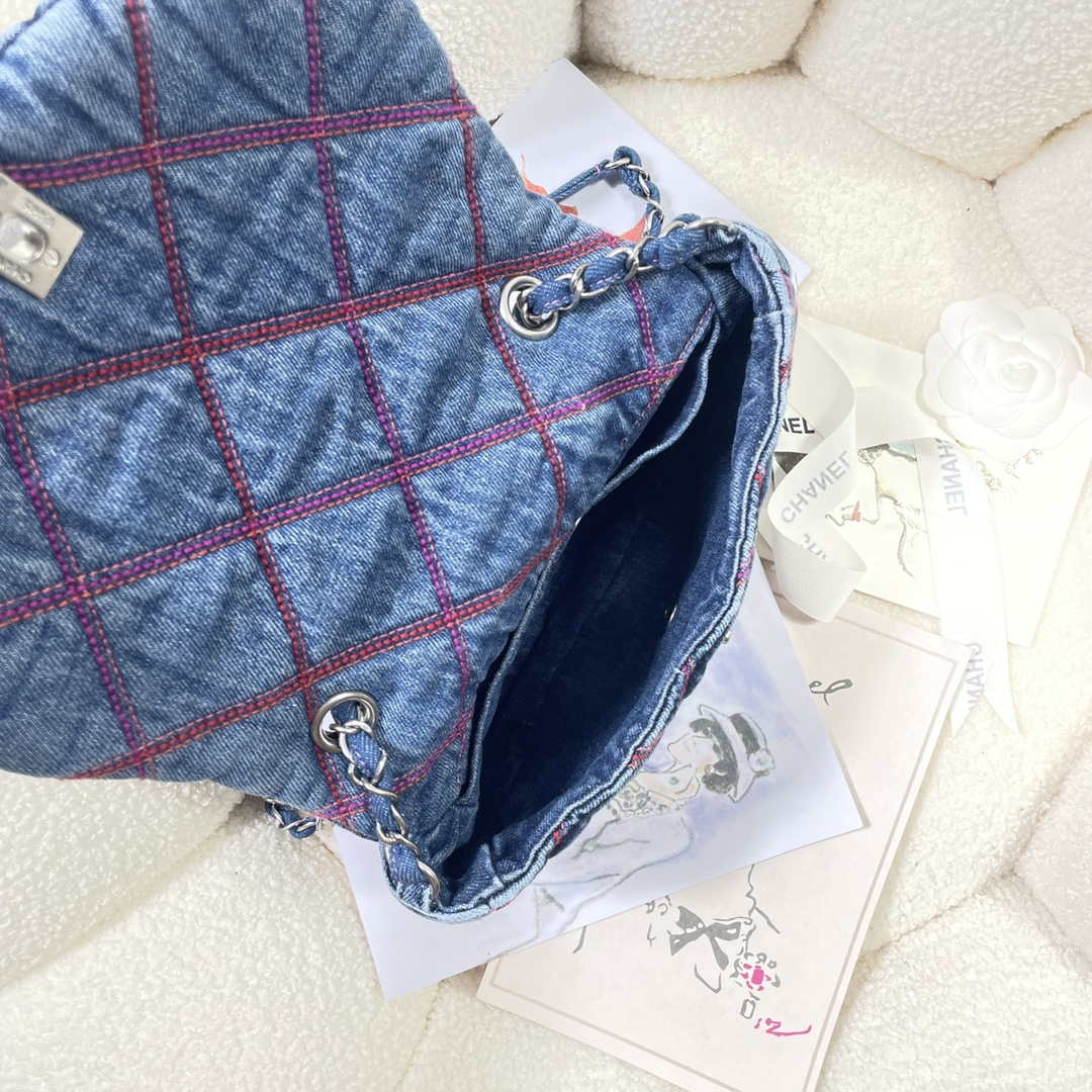 Chanel AS3188 22A Beach Denim saddle bag Denim blue | chanel as3188 22a beach denim saddle bag denim blue 007
