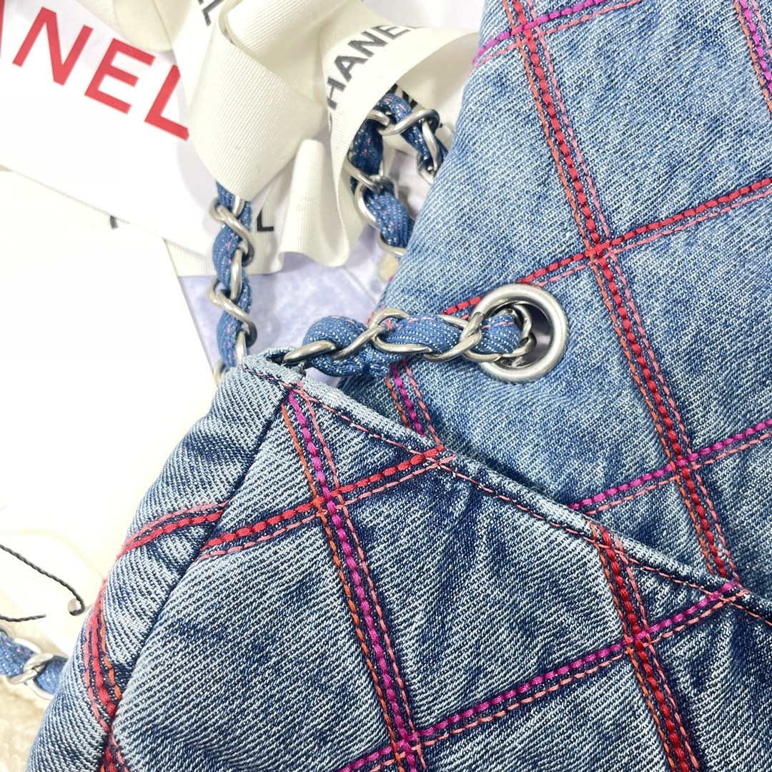 Chanel AS3188 22A Beach Denim saddle bag Denim blue | chanel as3188 22a beach denim saddle bag denim blue 009