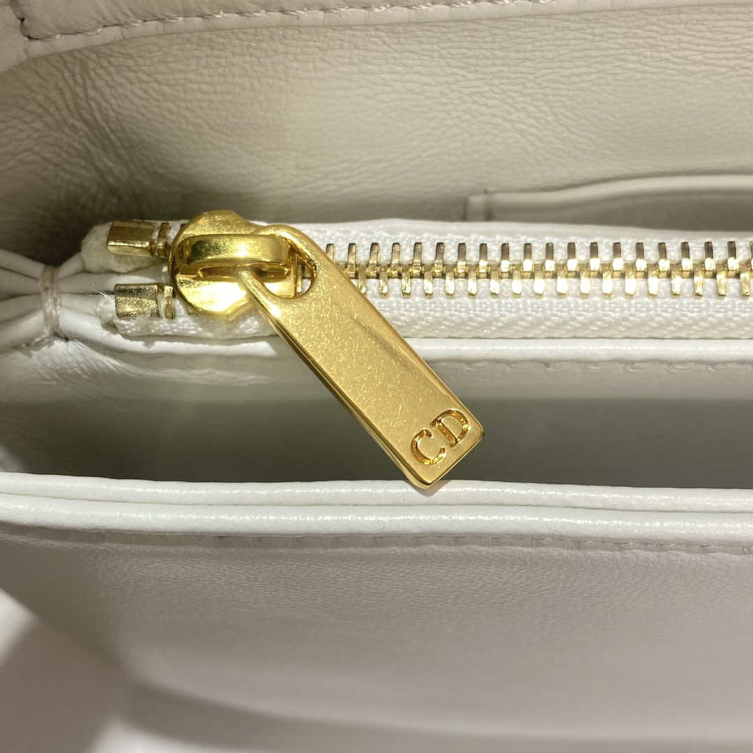 Dior S5135 Caro Macrocannage Pouch Latte Quilted Macrocannage Calfskin | dior caro macrocannage pouch latte quilted macrocannage calfskin 007