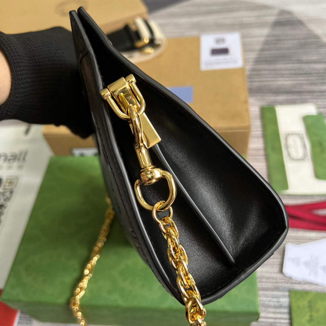 Gucci 702200 GG matelassé leather shoulder bag Black | gucci 702200 gg matelasse leather shoulder bag 054
