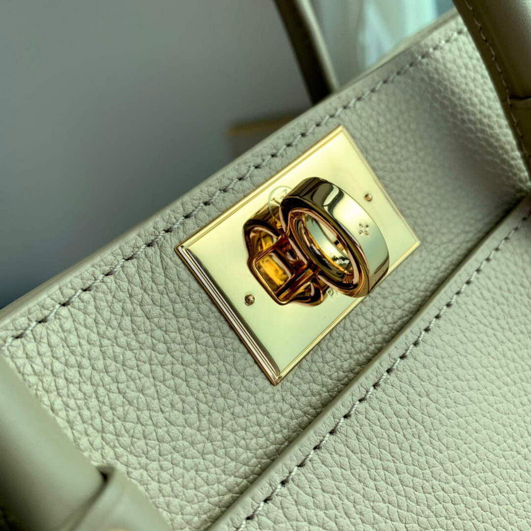 LV M57729 Louis Vuitton On My Side PM Tote Bag Beige | lv m57729 louis vuitton on my side pm tote bag beige 006