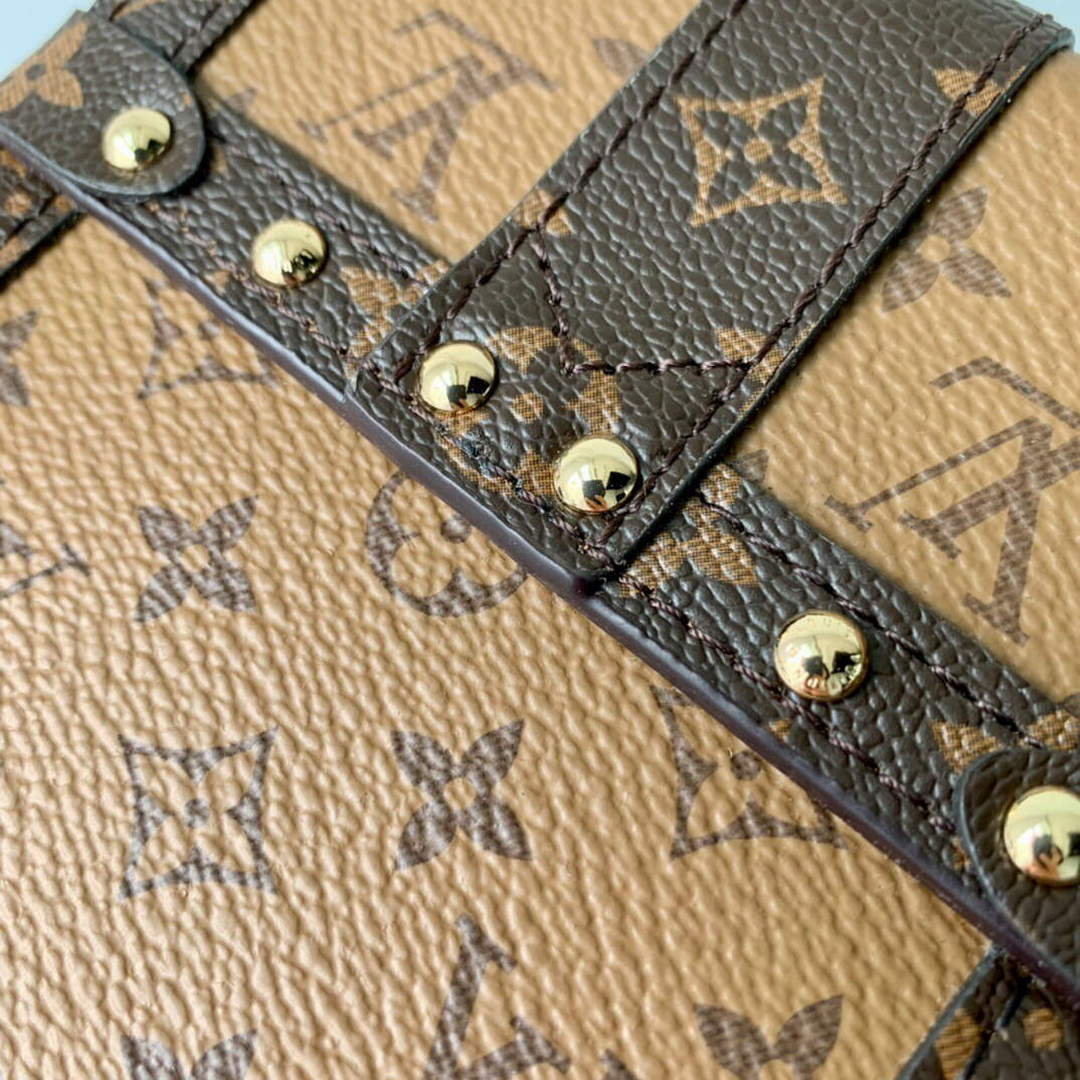 LV M63913 Louis Vuitton Vertical Trunk Pochette Bag Brown | lv m63913 louis vuitton vertical trunk pochette bag 017