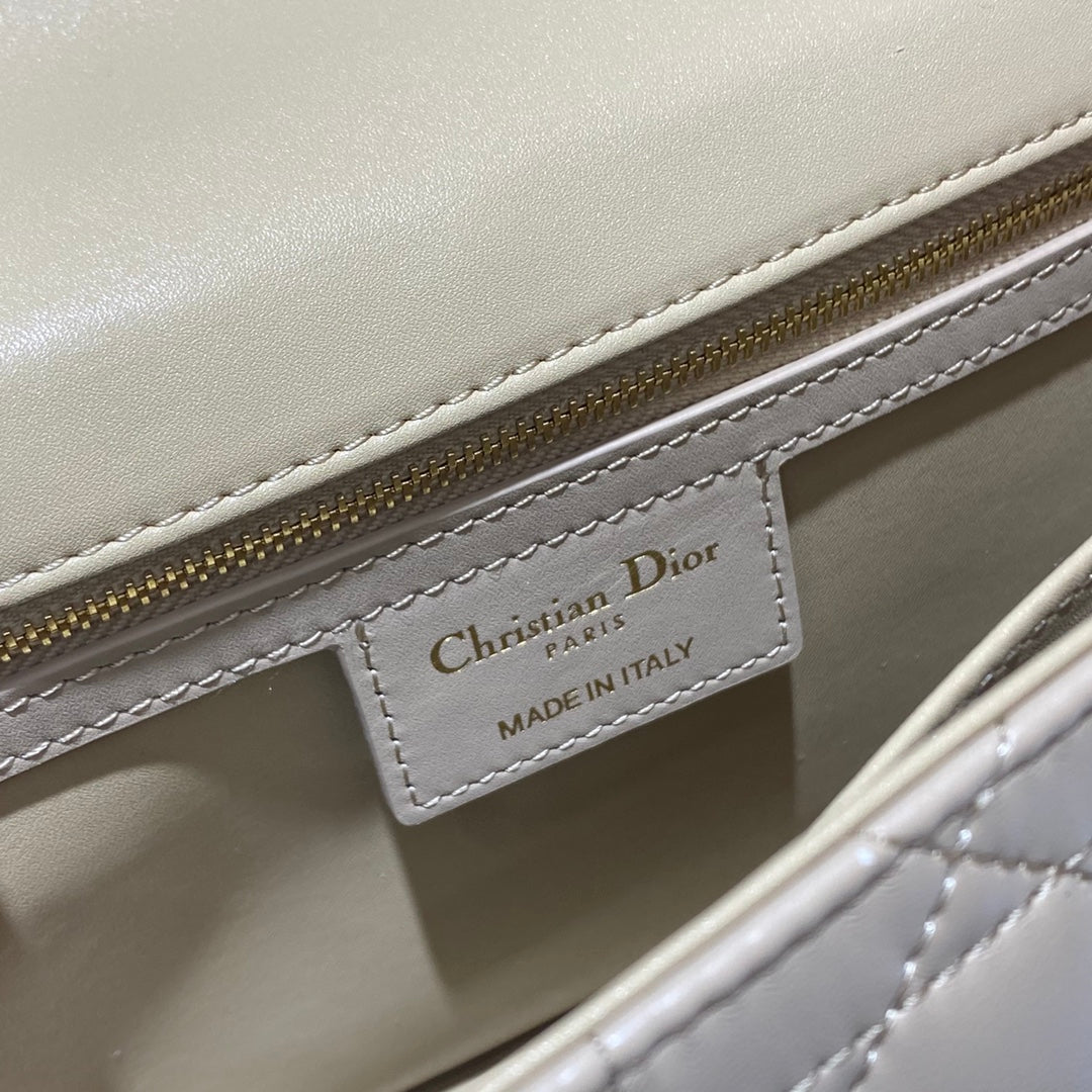 Gucci 678842 Diana medium tote bag Blue | wsxc1659345125883 8