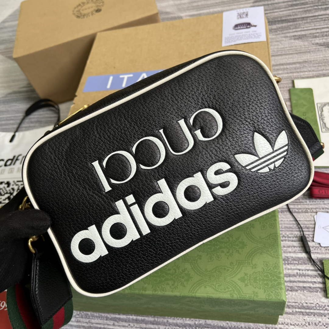 Adidas x Gucci small shoulder bag 702427 Black leather | adidas x gucci small shoulder bag 702427 04