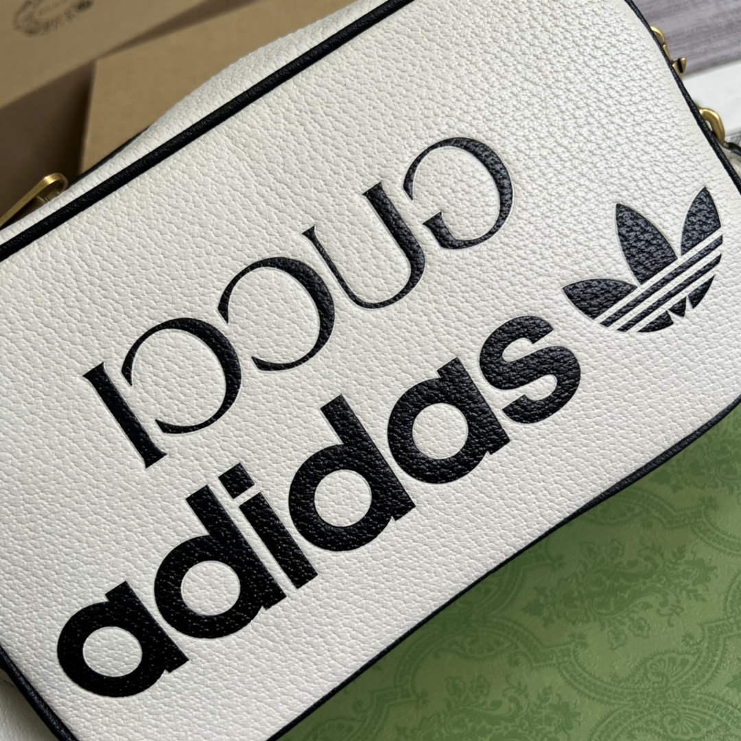 Adidas x Gucci small shoulder bag 702427 White leather | adidas x gucci small shoulder bag 702427 14