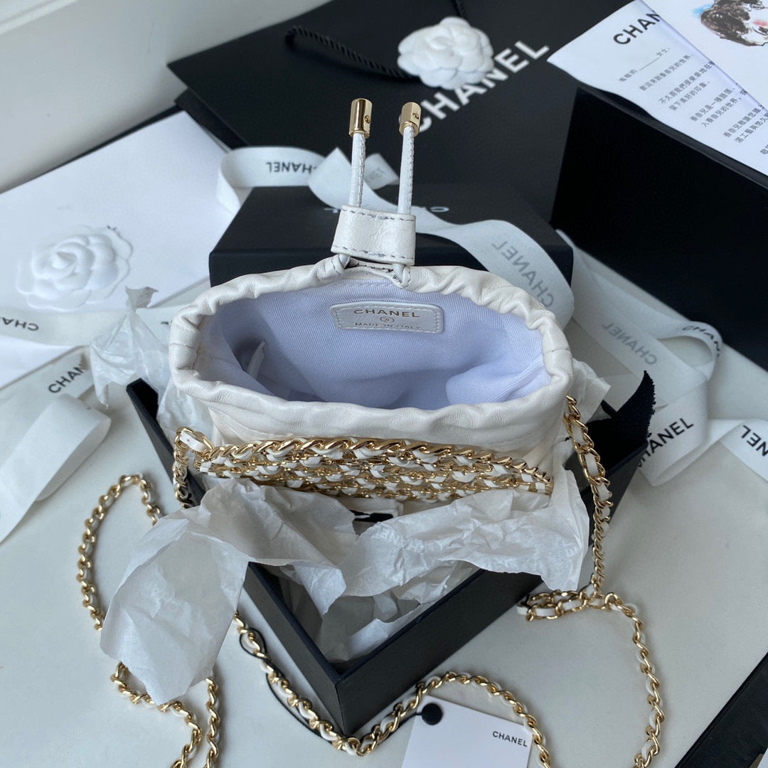 Chanel 2022 Cruise AP2685 Clutch Bag White | chanel 2022 cruise ap2685 clutch bag white 08