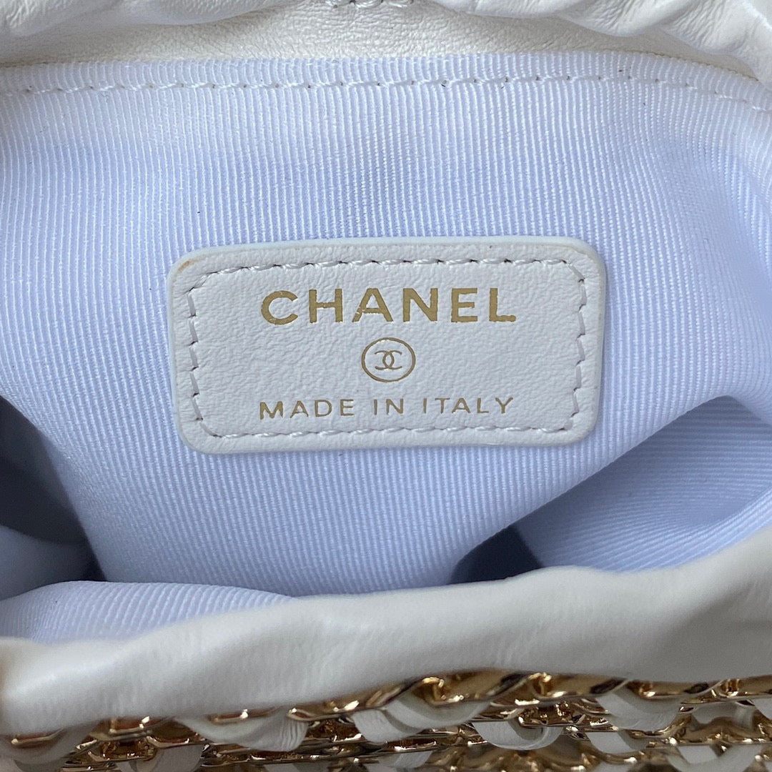 Chanel 2022 Cruise AP2685 Clutch Bag White | chanel 2022 cruise ap2685 clutch bag white 09