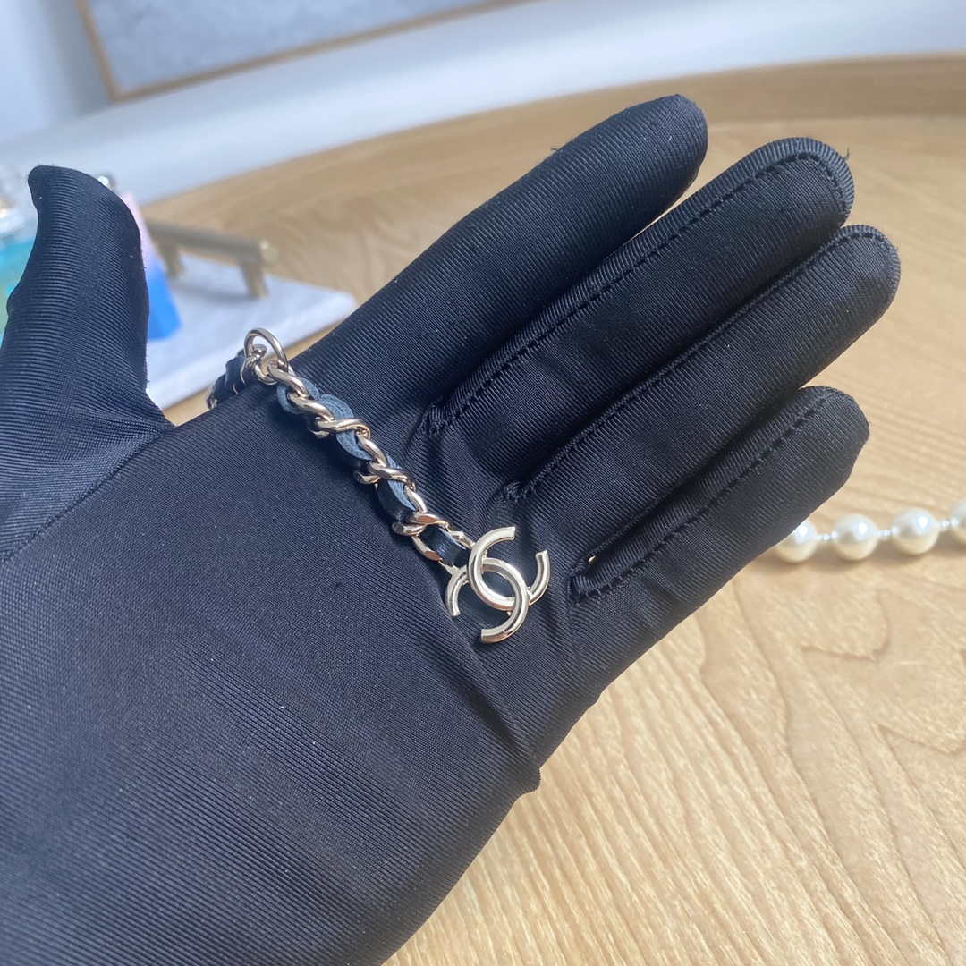 Chanel A81181 22 Spring/Summer Pearl chain belt bag Black | chanel a81181 22 spring summer pearl chain belt bag black 008