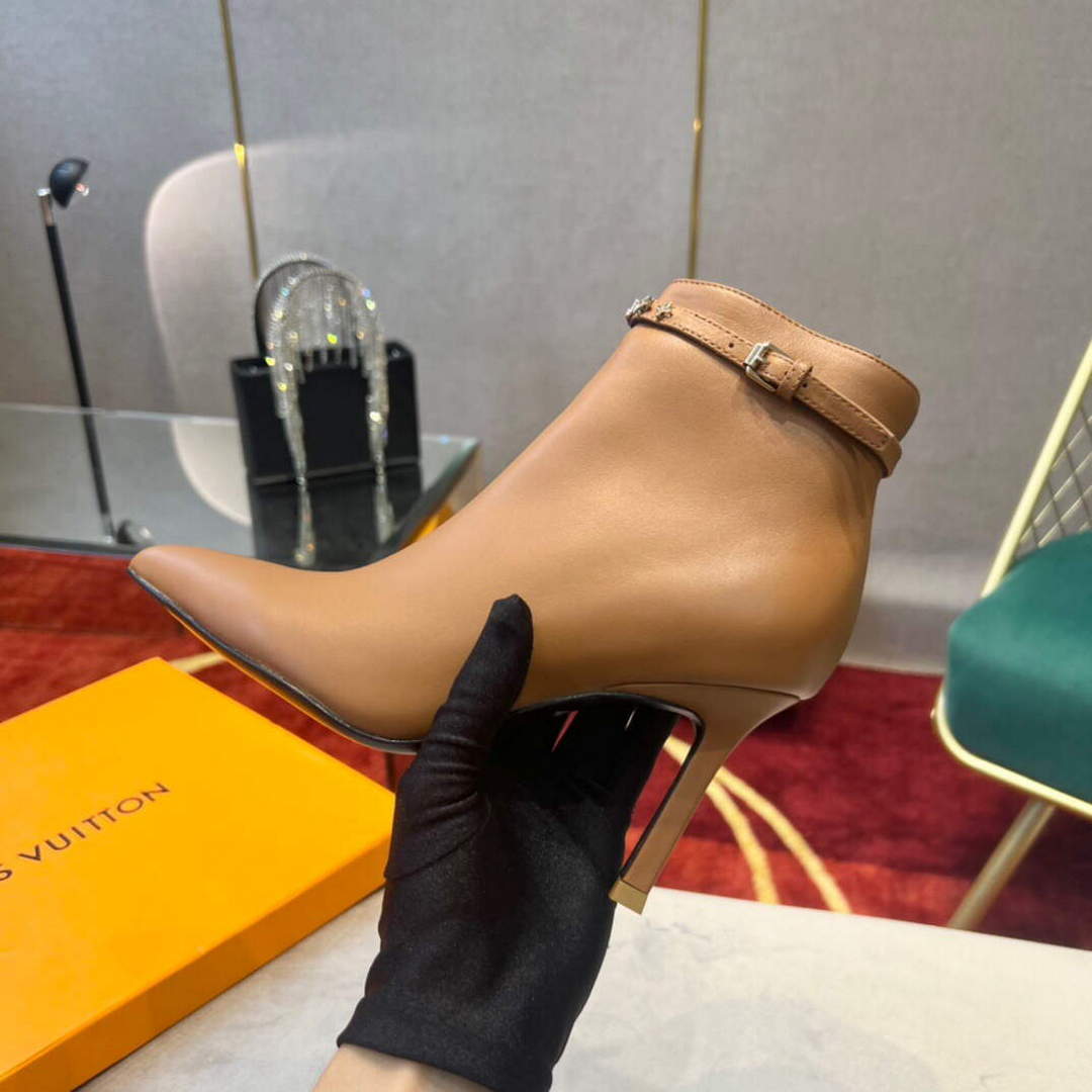 LV 1A9P35 Louis Vuitton Women's Signature Ankle Boot L66527 | lv 1a9p35 louis vuitton womens signature ankle boot 006