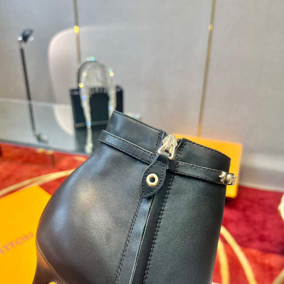 LV 1A9P35 Louis Vuitton Women's Signature Ankle Boot L66526 | lv 1a9p35 louis vuitton womens signature ankle boot 017