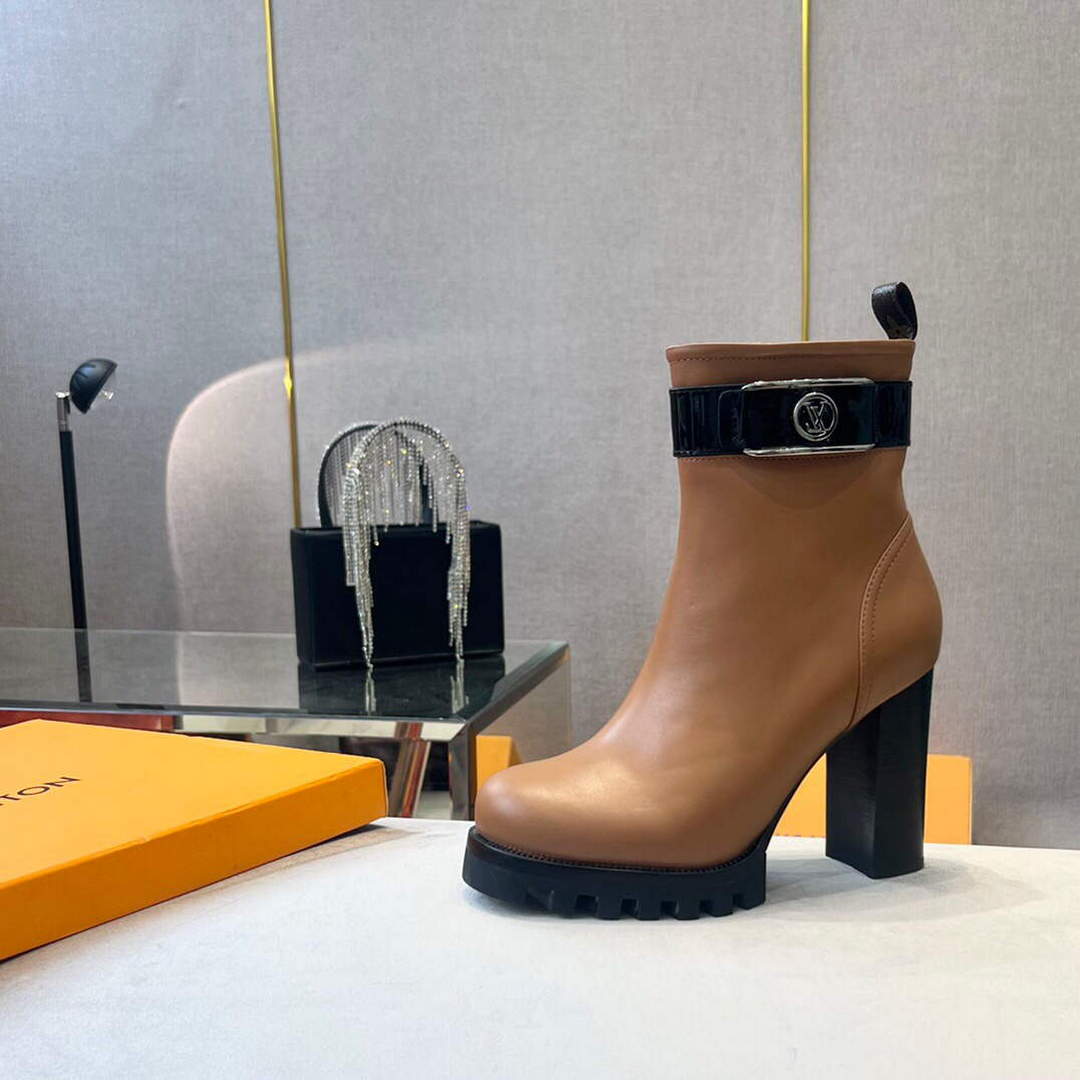 LV 1AA0O8 Louis Vuitton Women's Star Trail Ankle Boot L66521 | lv 1aa0o8 louis vuitton womens star trail ankle boot 002
