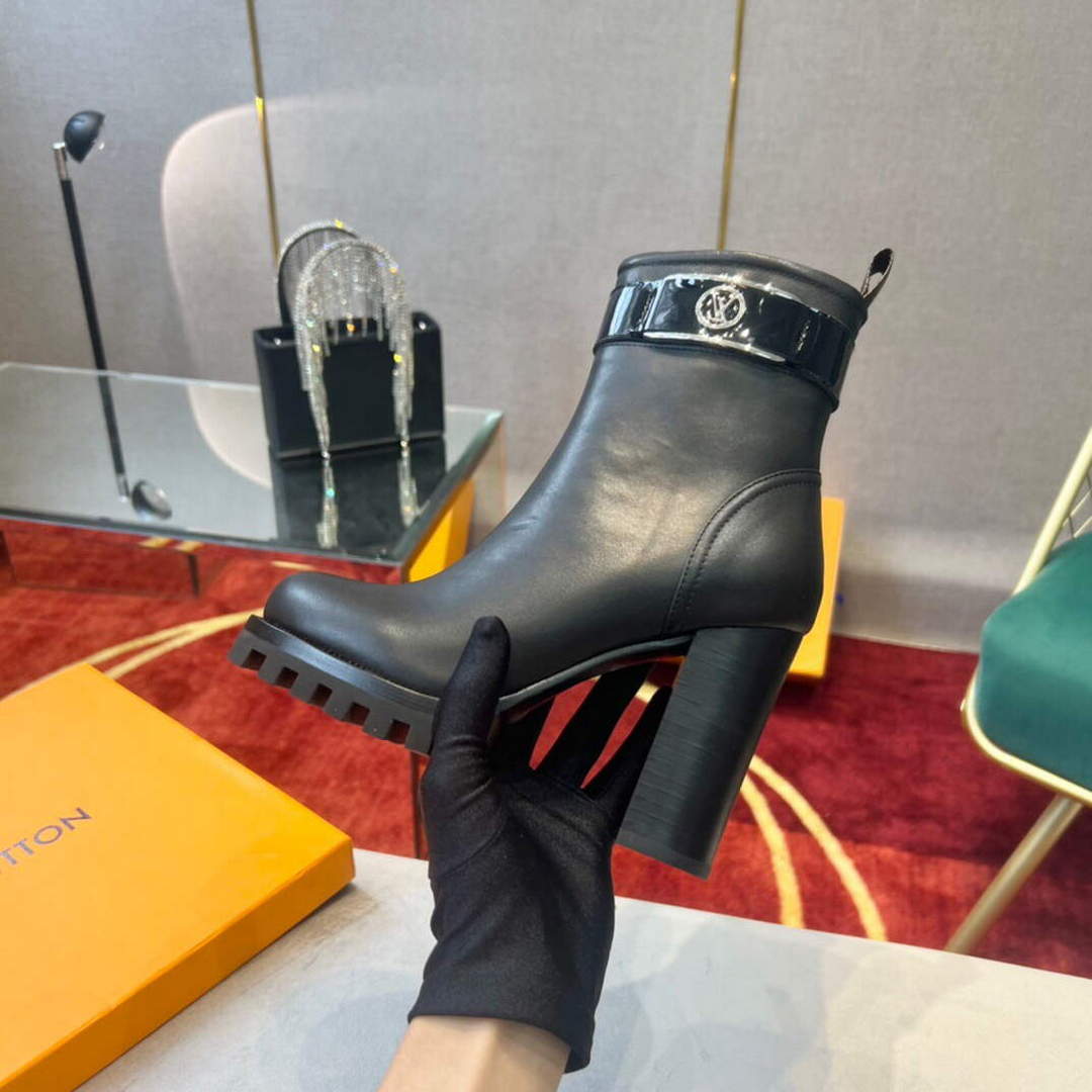 LV 1AA0O8 Louis Vuitton Women's Star Trail Ankle Boot L66520 | lv 1aa0o8 louis vuitton womens star trail ankle boot 024