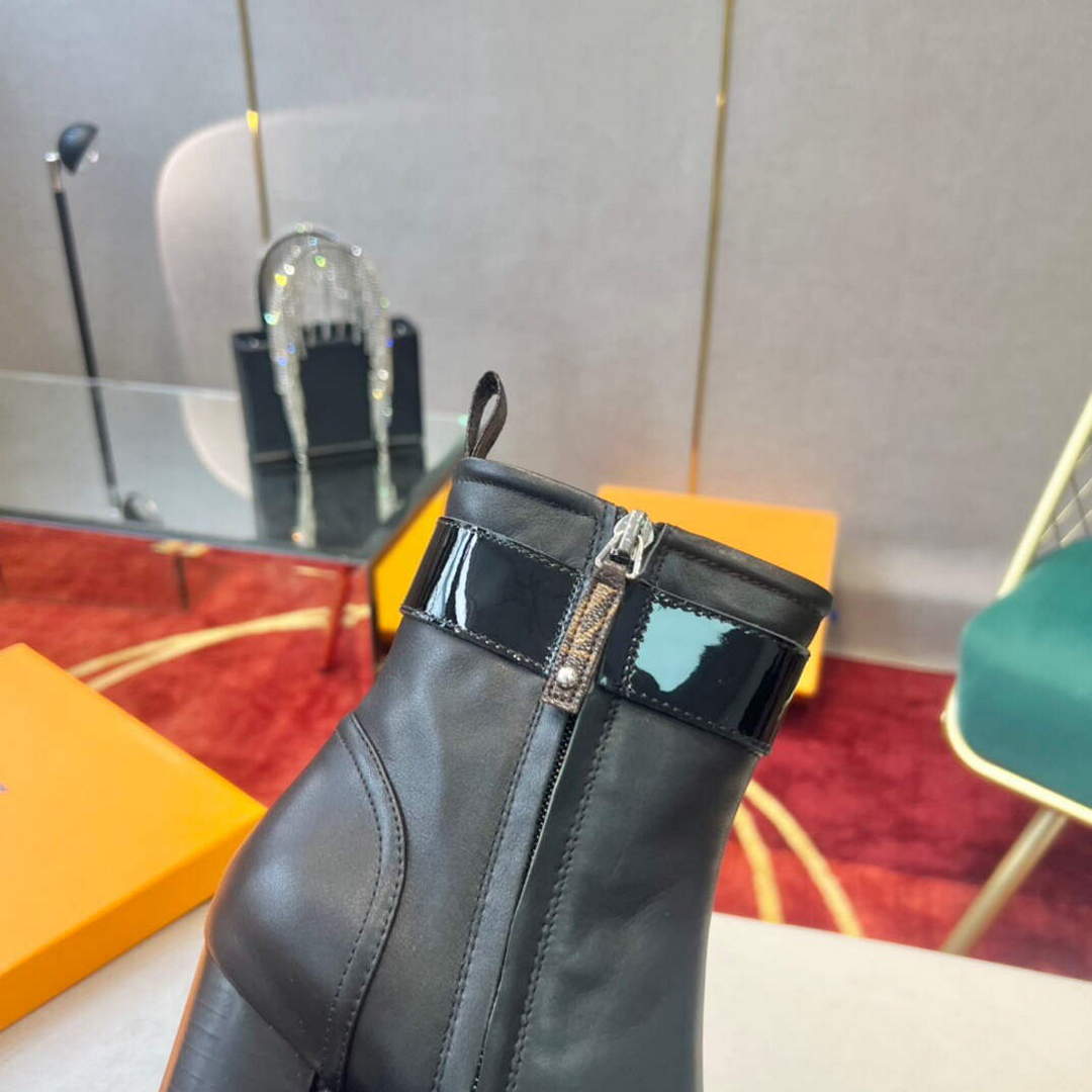 LV 1AA0O8 Louis Vuitton Women's Star Trail Ankle Boot L66520 | lv 1aa0o8 louis vuitton womens star trail ankle boot 028