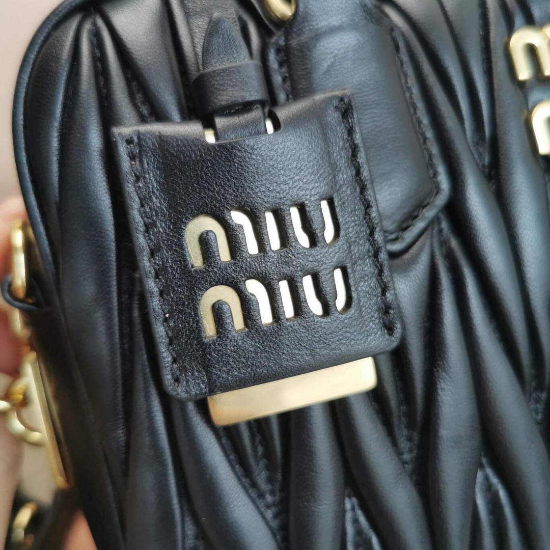 MiuMiu 5BB124 Matelassé Nappa Leather Top-handle Bag Black | miumiu 5bb124 matelasse nappa leather top handle bag 017
