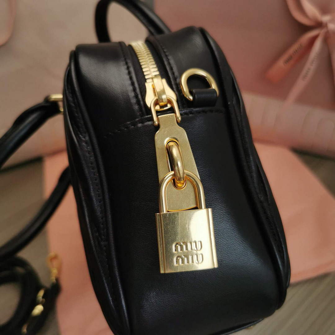 MiuMiu 5BB124 Matelassé Nappa Leather Top-handle Bag Black | miumiu 5bb124 matelasse nappa leather top handle bag 018