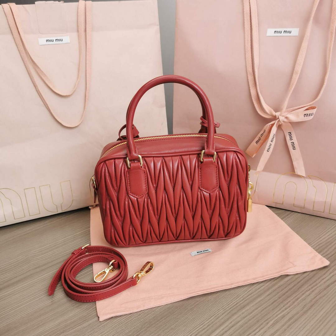 MiuMiu 5BB124 Matelassé Nappa Leather Top-handle Bag red | miumiu 5bb124 matelasse nappa leather top handle bag 043