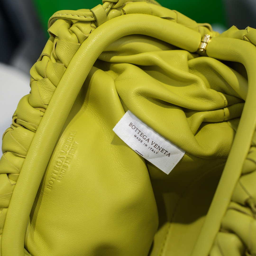 BV 585852 Bottega Veneta Mini Pouch intrecciato leather clutch with strap Lemon Green | bv 585852 bottega veneta mini pouch mini intrecciato leather clutch with strap 032