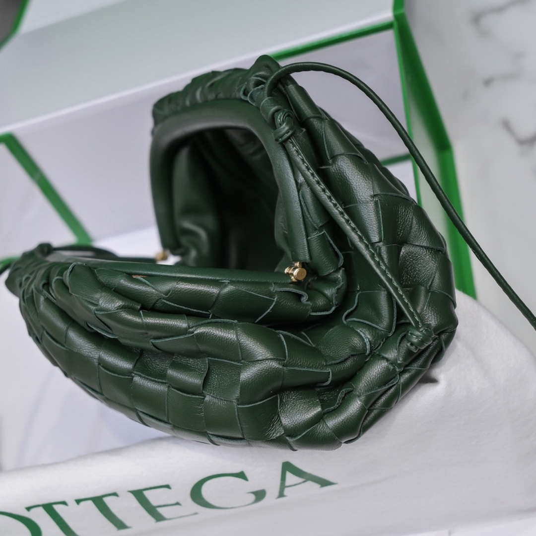 BV 585852 Bottega Veneta Mini Pouch intrecciato leather clutch with strap Dark Green | bv 585852 bottega veneta mini pouch mini intrecciato leather clutch with strap 150