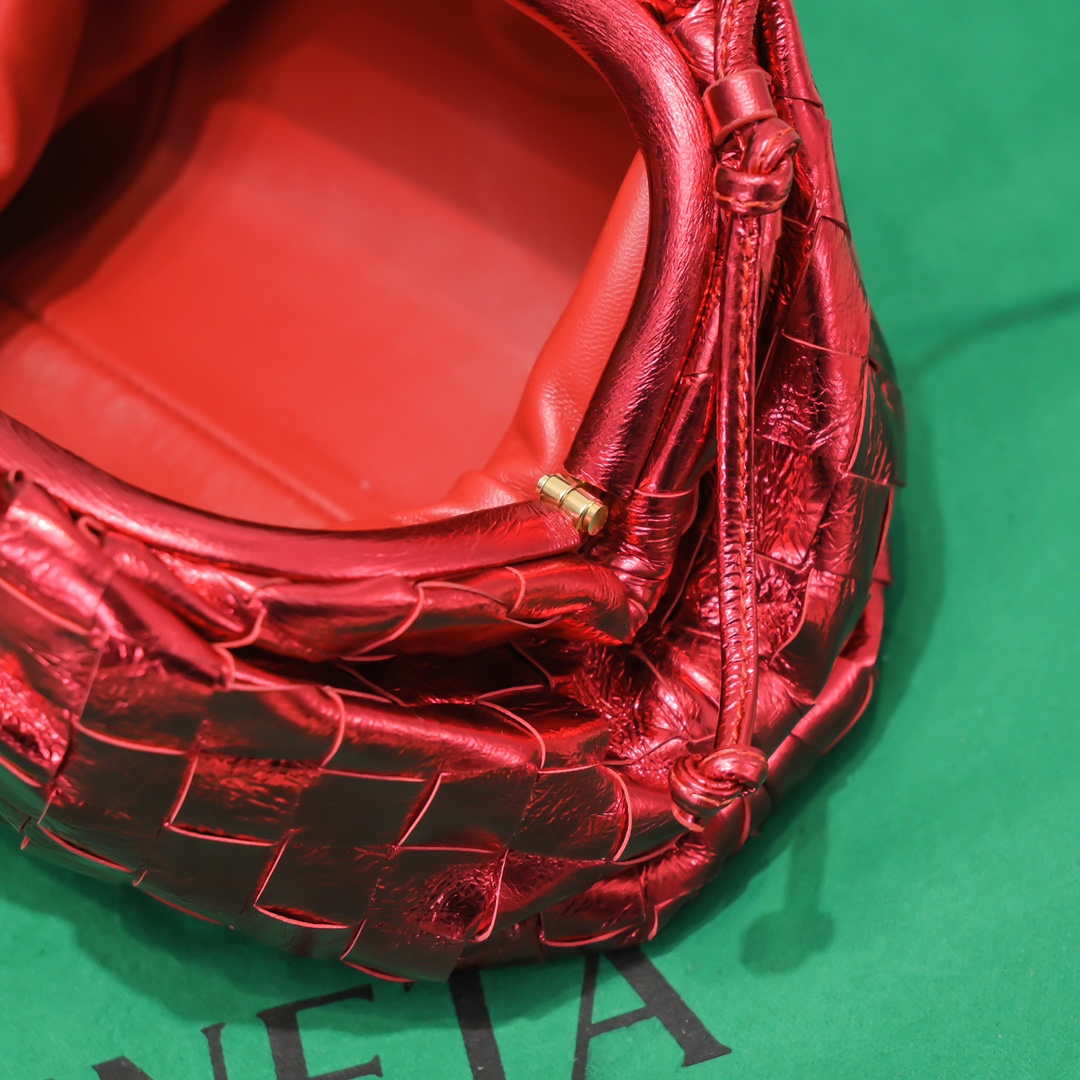 BV 585852 Bottega Veneta Mini Pouch Buckskin leather clutch with strap metallic Red | bv 585852 bottega veneta mini pouch mini intrecciato leather clutch with strap 174