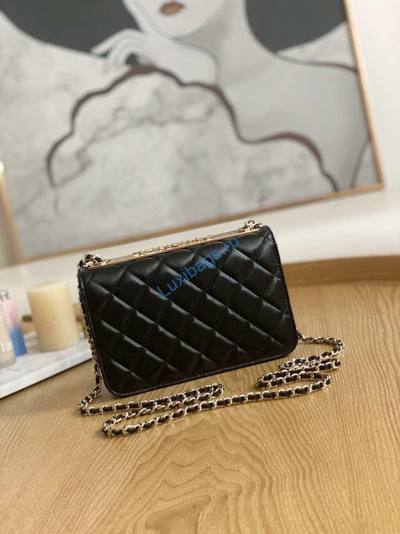 Chanel A88632 WOC 19 Chain Wallet Bag Black Lambskin Gold | chanel a88632 woc 19 chain wallet bag black lambskin gold 002