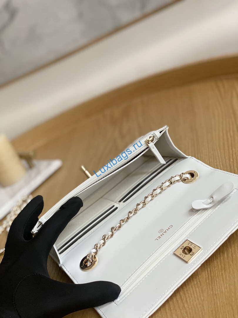 Chanel A88632 WOC 19 Chain Wallet Bag White Lambskin Gold | chanel a88632 woc 19 chain wallet bag white lambskin gold 009