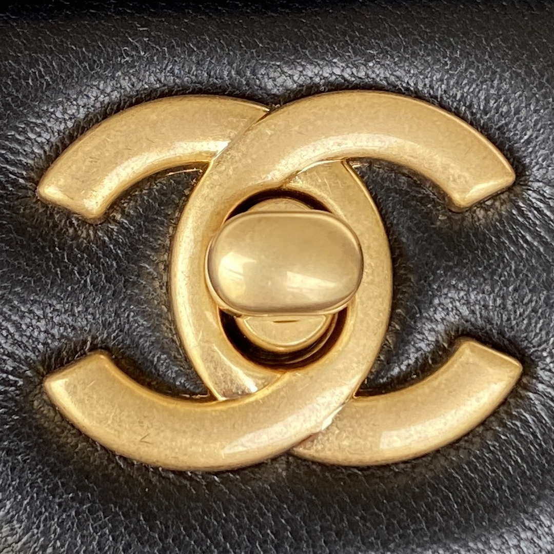 Chanel AS2431 Mini flap Black Lambskin bag with top handle Gold | chanel as2431 mini flap black lambskin bag with top handle gold 003