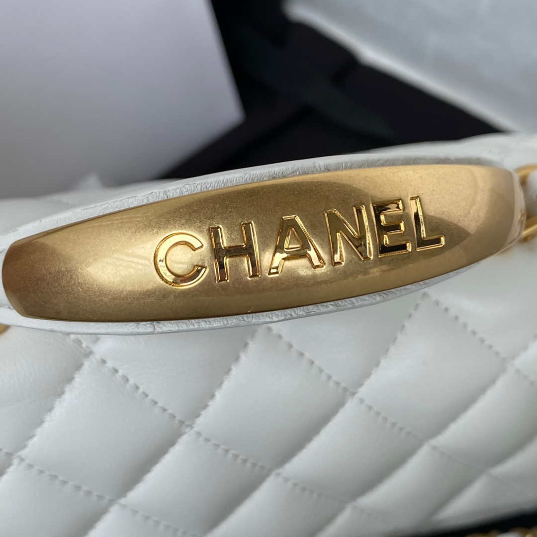 Chanel AS2431 Mini flap White Lambskin bag with top handle Gold | chanel as2431 mini flap white lambskin bag with top handle gold 004
