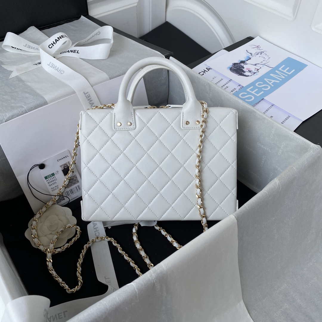 Chanel AS3345 Vanity Case Calfskin & Gold-Tone Metal White | chanel as3345 vanity case calfskin gold tone metal white 002