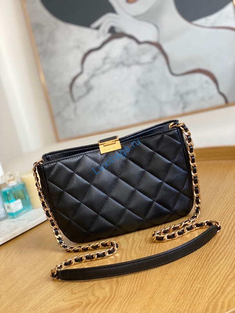 Chanel AS3476 Hobo Handbag Lambskin Black | chanel as3476 hobo handbag lambskin black 002