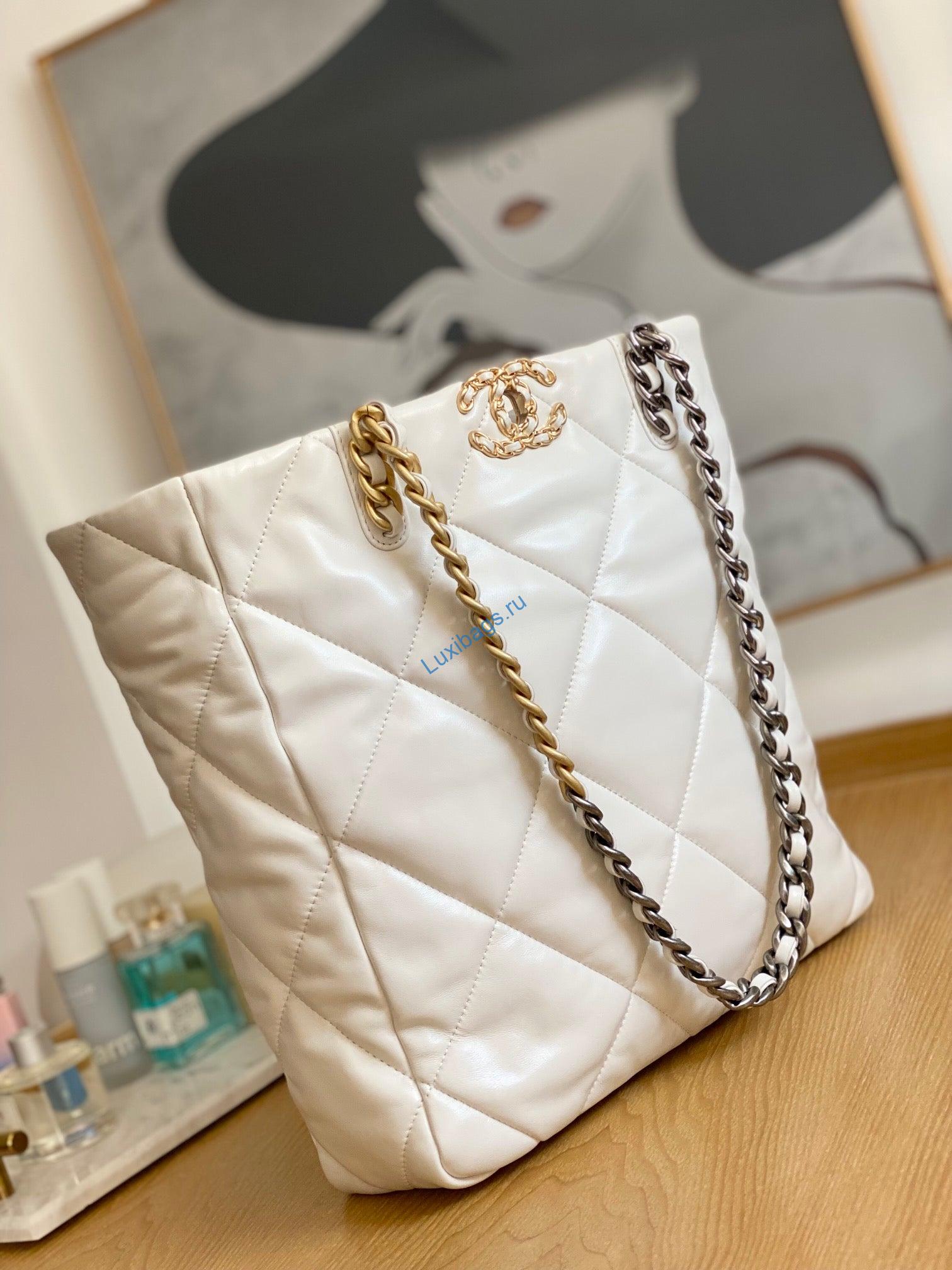 Chanel AS3519 CHANEL19 Shopping Bag Shiny Lambskin White | chanel as3519 chanel19 shopping bag shiny lambskin white 003