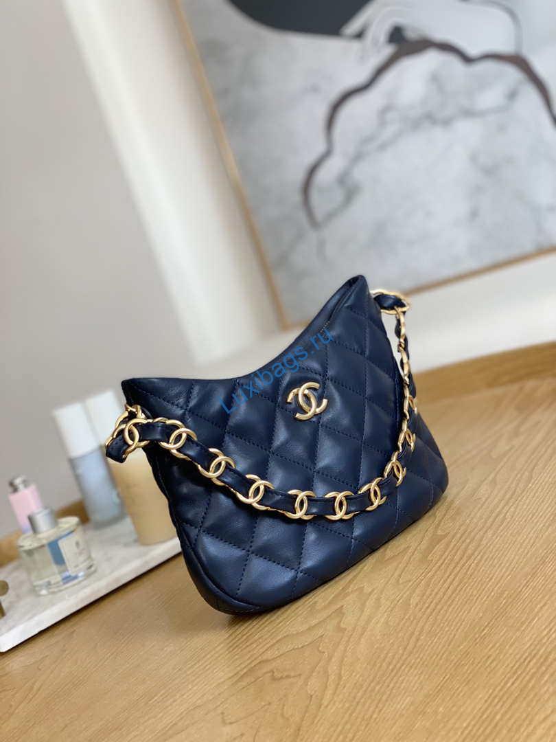 Chanel AS3562 Hobo Handbag Lambskin Navy blue | chanel as3562 hobo handbag lambskin navy blue 003
