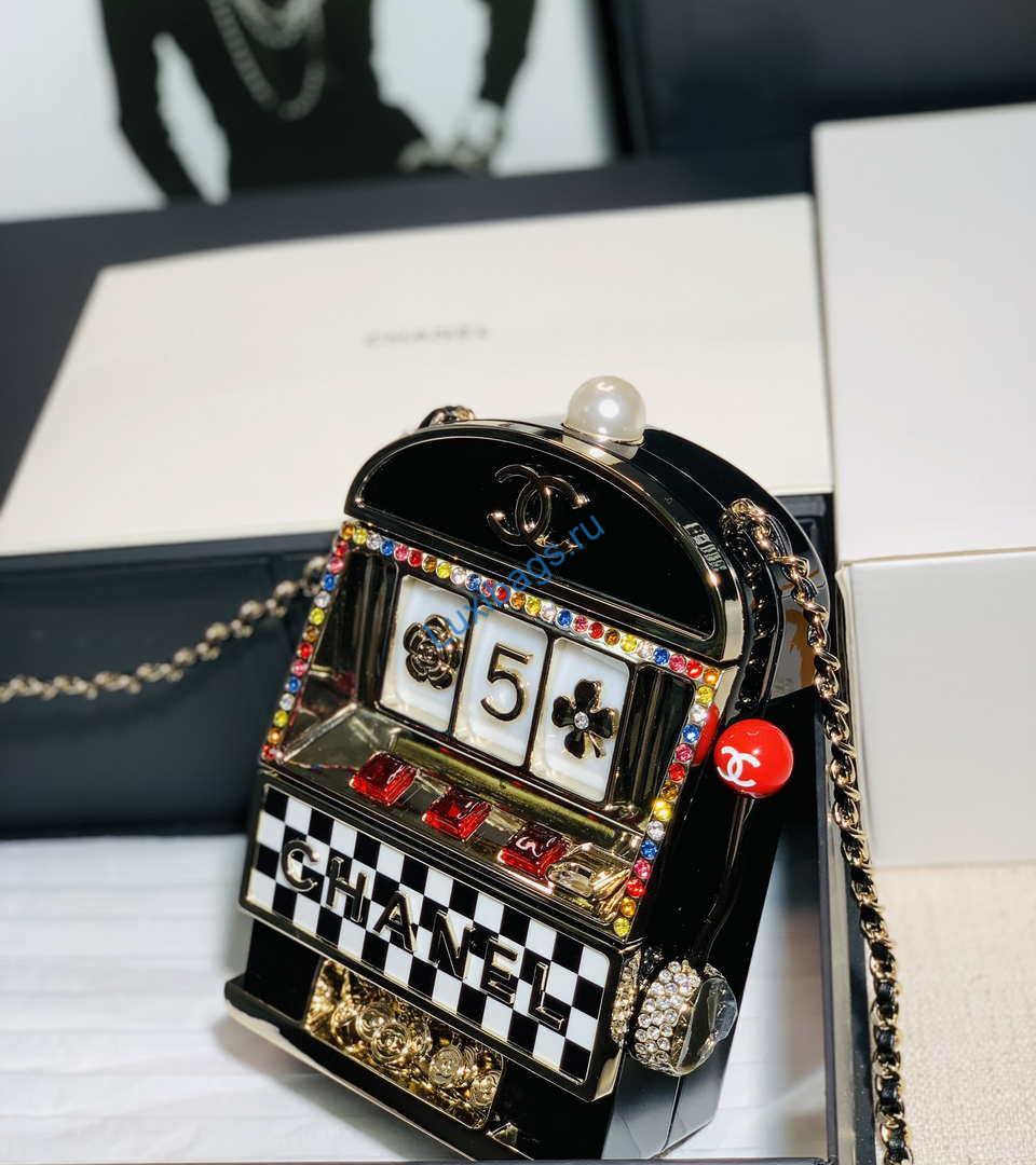 Chanel AS3586 2023SS Walk-on Embroidery Slot Shoulder Bag black | chanel as3586 2023ss walk on embroidery slot shoulder bag black 008