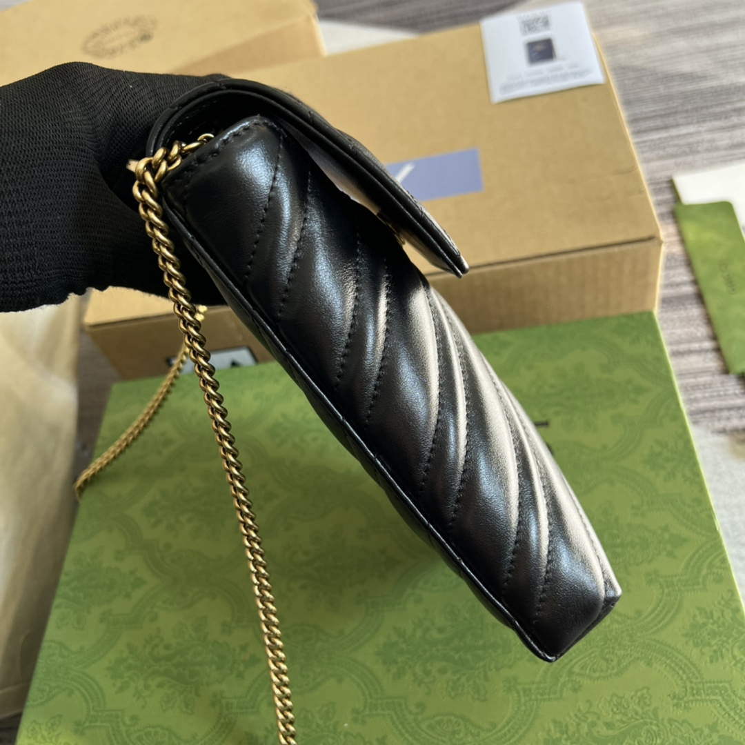 Gucci 672251 GG Marmont matelassé Mini IPhone bag black | gucci 672251 gg marmont matelasse mini iphone bag black003