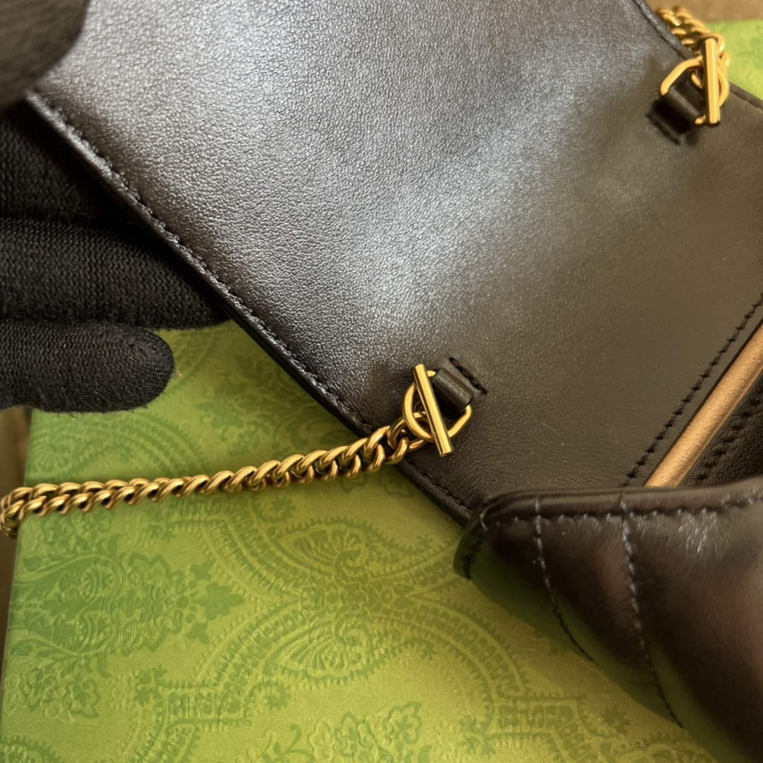 Gucci 672251 GG Marmont matelassé Mini IPhone bag black | gucci 672251 gg marmont matelasse mini iphone bag black008