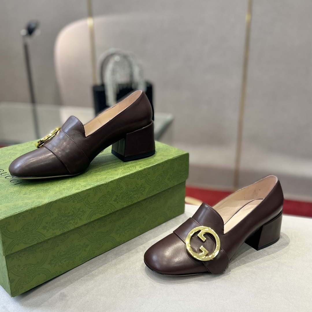 Gucci Women Shoes Style ‎700271 DKSD0 1000 Women's lug sole Interlocking G loafer 191399 | gucciwomenshoesstyle 700053c9d009022gucciblondewomen smid heelpump191399 005