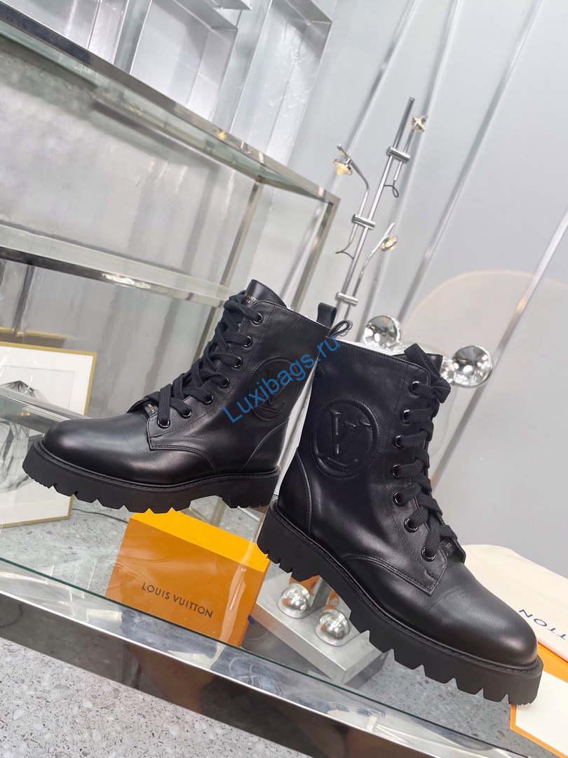 Louis Vuitton -Women's Shoes - Territory Flat Ranger - 2022 Collection - 1A94Q5 Black | louisvuitton womenshoes territoryflatrangers 2022collection 1a94q5 004