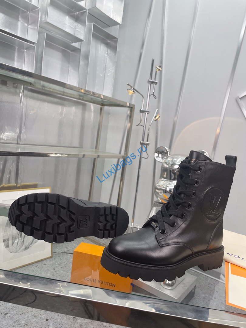 Louis Vuitton -Women's Shoes - Territory Flat Ranger - 2022 Collection - 1A94Q5 Black | louisvuitton womenshoes territoryflatrangers 2022collection 1a94q5 009