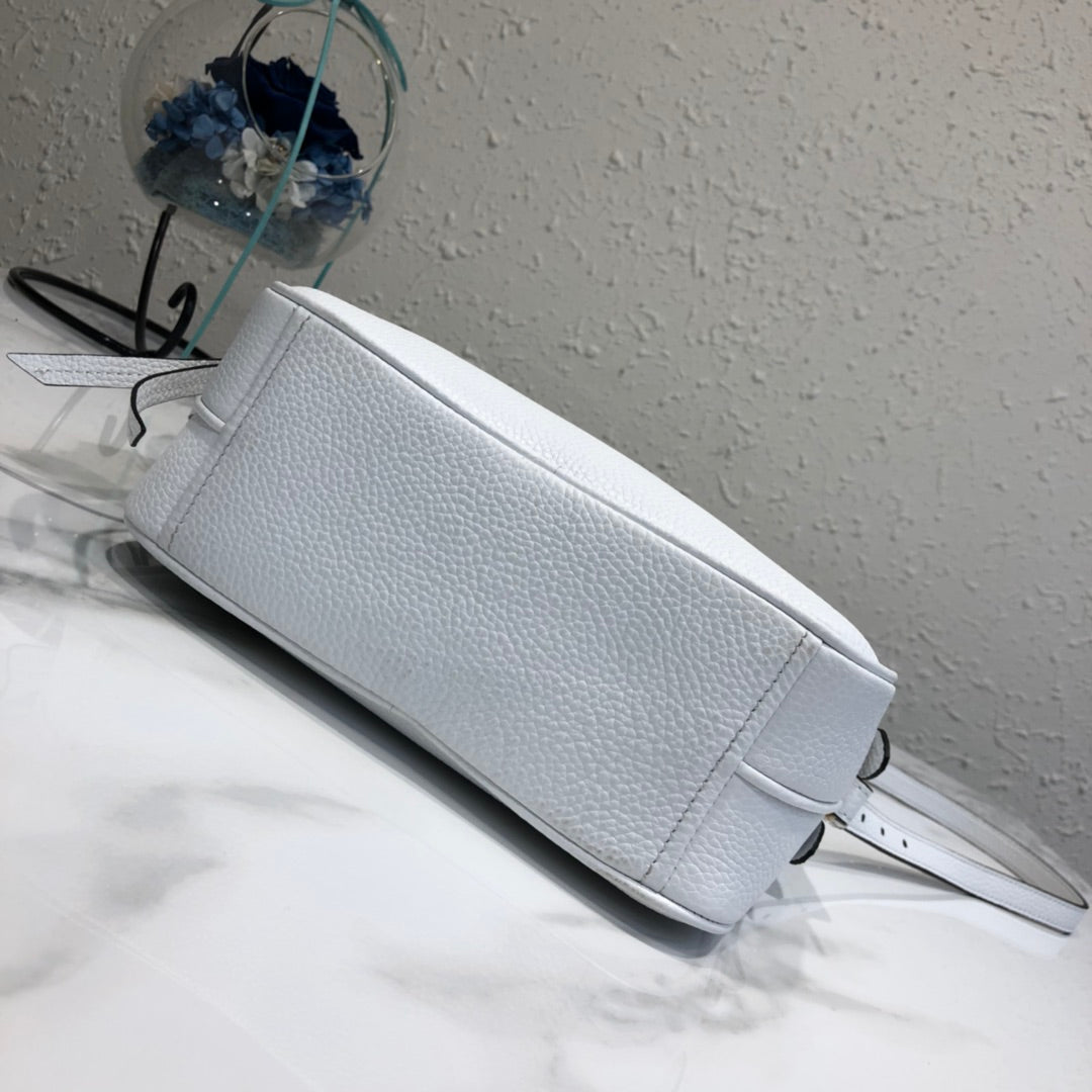 Prada 1BH082 Leather bag with shoulder strap White Gold | prada 1bh082 leather bag with shoulder strap white gold 004