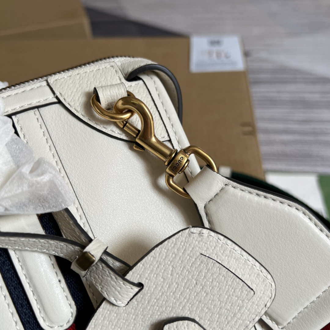 Gucci 715772 Small top handle bag with Double G White | gucci 715772 small top handle bag with double g white 006