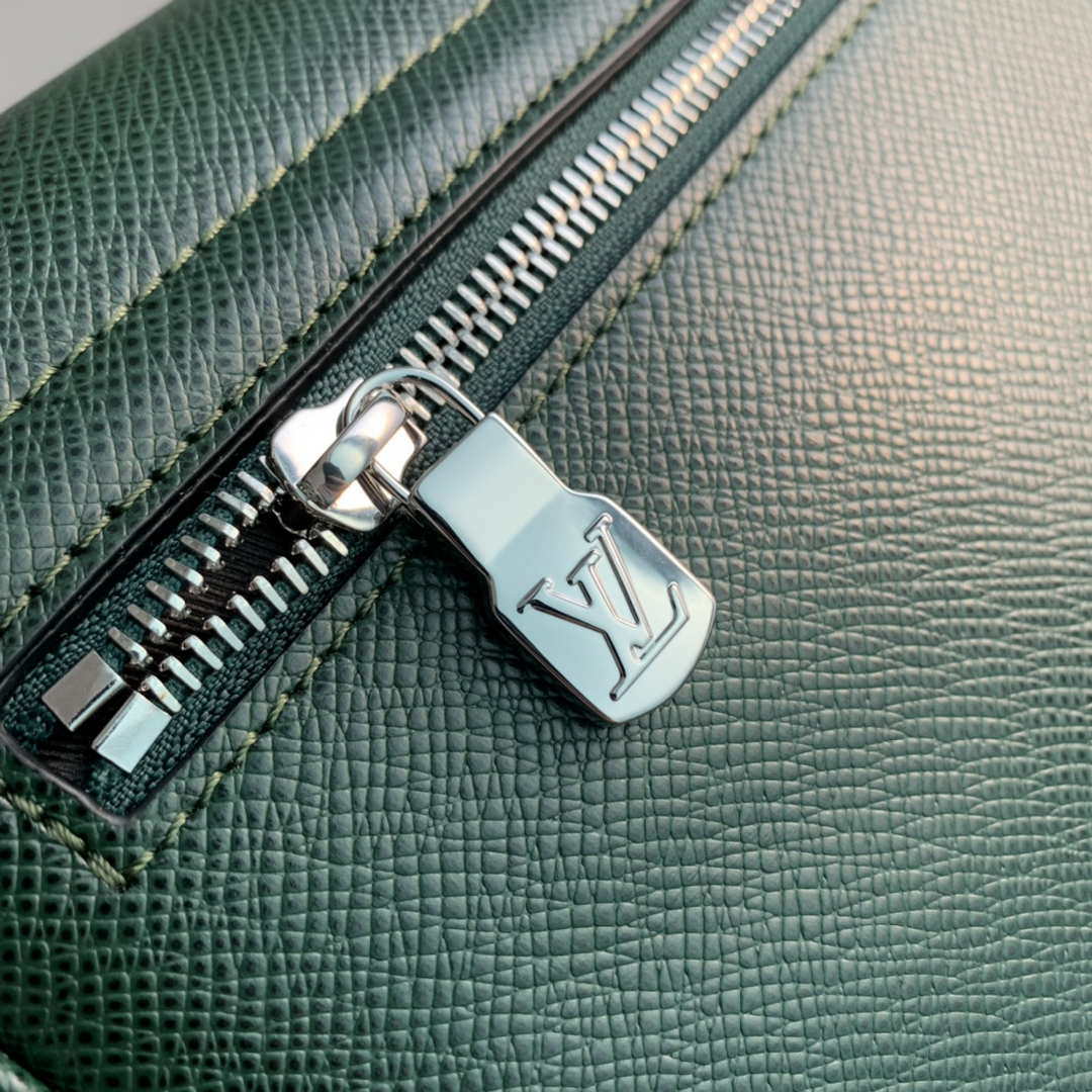 Louis Vuitton M30861 District PM Taiga infini Dark Green bag | louis vuitton m30861 district pm taiga infini dark green 005
