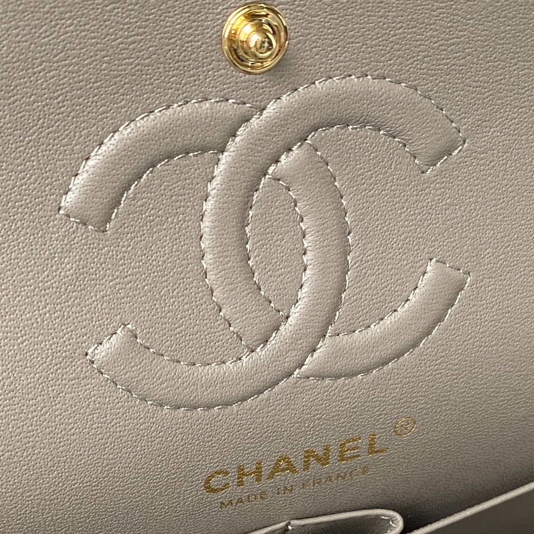 Chanel A01113 Flap Handbag Classic Bag Lambskin Light Gray Gold | chanel a01113 flap handbag classic bag lambskin light gray gold 008