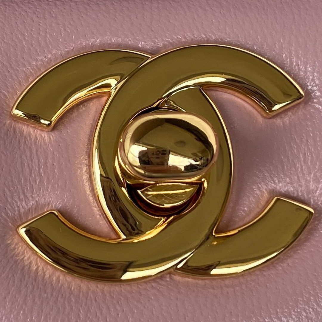 Chanel A01113 Flap Handbag Classic Bag Lambskin Light Pink Gold | chanel a01113 flap handbag classic bag lambskin light pink gold 003